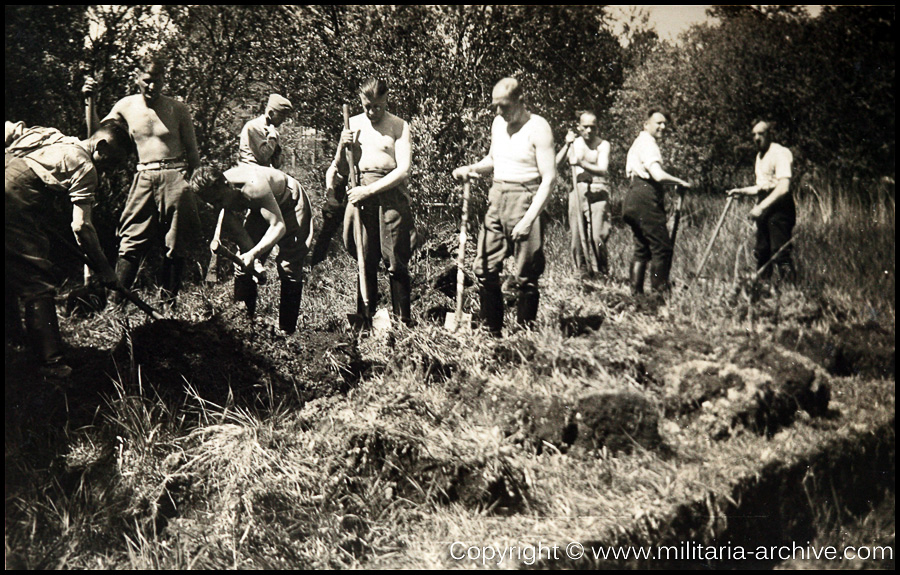 Polizei Bataillon 106, Kiel 1939. Der Splittergraben. 