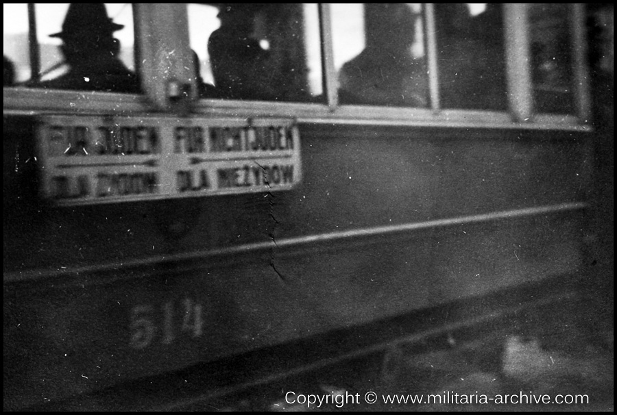 Polizei Bataillon 106, 9.Komp, Krakau, Poland 1940. Strahsen bahn. Für juden. Für nicht juden.