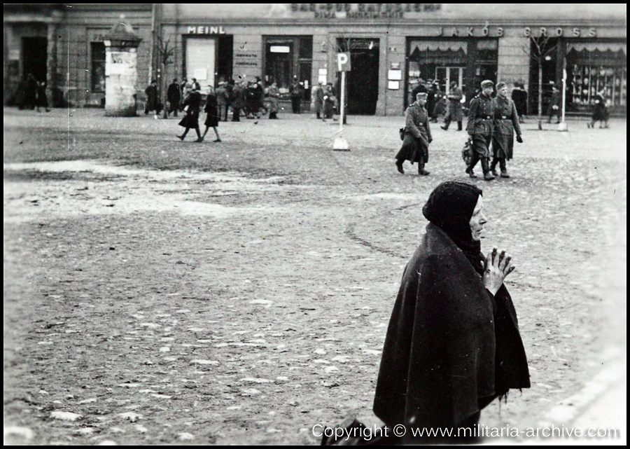 Polizei Bataillon 106, 9.Komp, Krakau, Poland 1940. Vor Der Kirche.