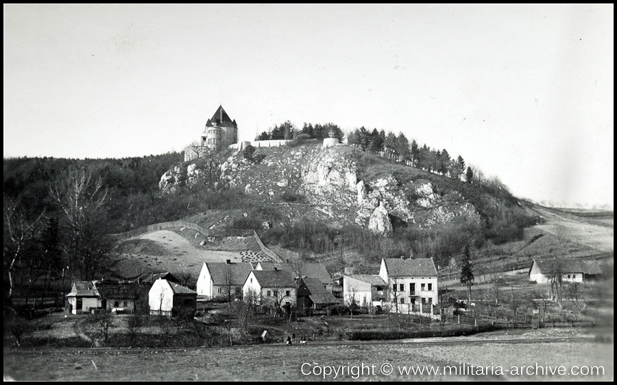 Polizei Bataillon 106, 9.Komp, Krakau, Poland 1940. Burg am Kreide-Felsen.