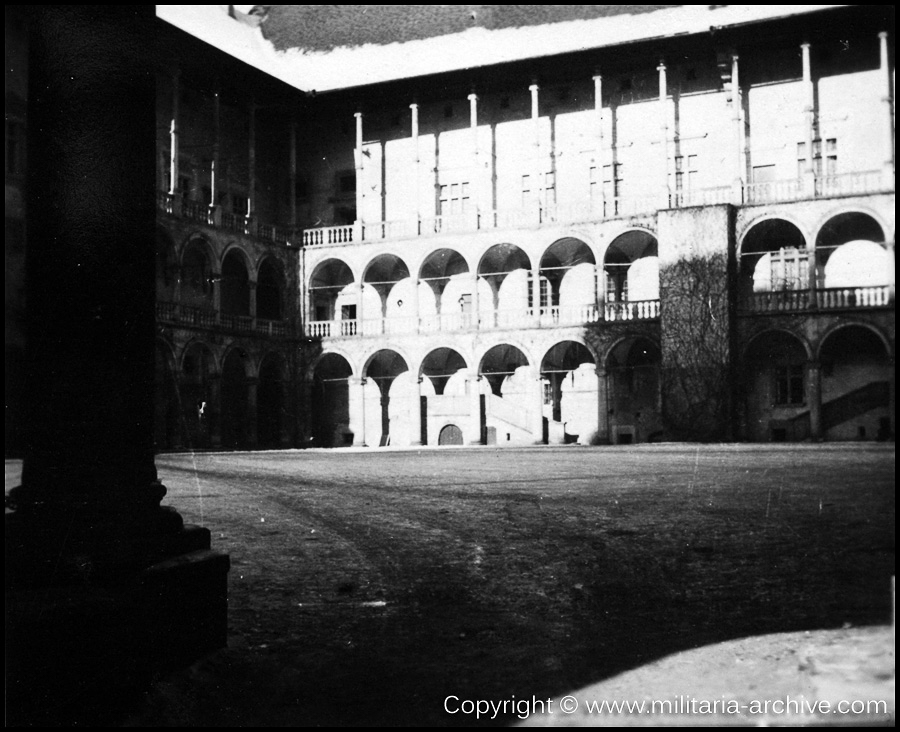 Polizei Bataillon 106, 9.Komp, Krakau, Poland 1940. Wawel Castle courtyard.