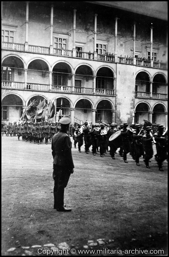 Polizei Bataillon 106, 9.Komp, Krakau, Wawel Castle, Poland May 19th 1940. German soldiers carrying the 430-year-old flags, which the German Order of Knights lost in the battle of Tannenberg July 15, 1410, against a twice as large Slav force.