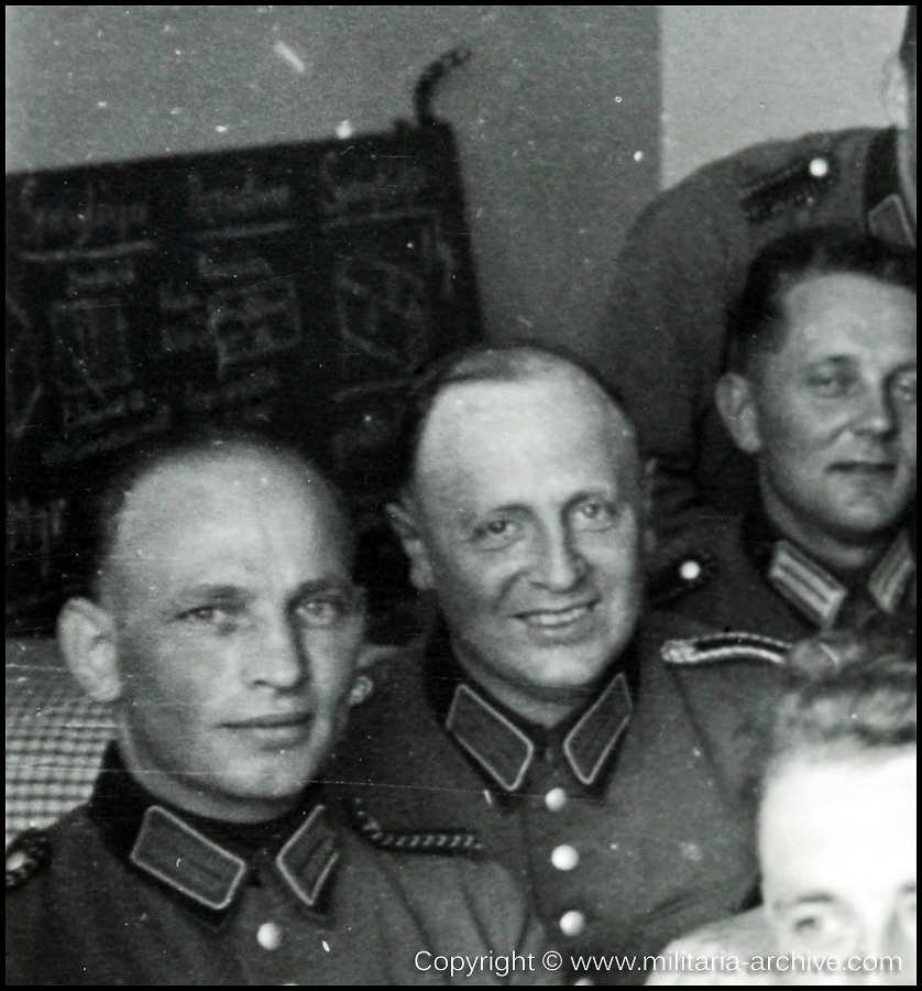 Polizei Bataillon 106, 9.Komp, Krakau, Poland 1940. Beförderungen vor Wall.