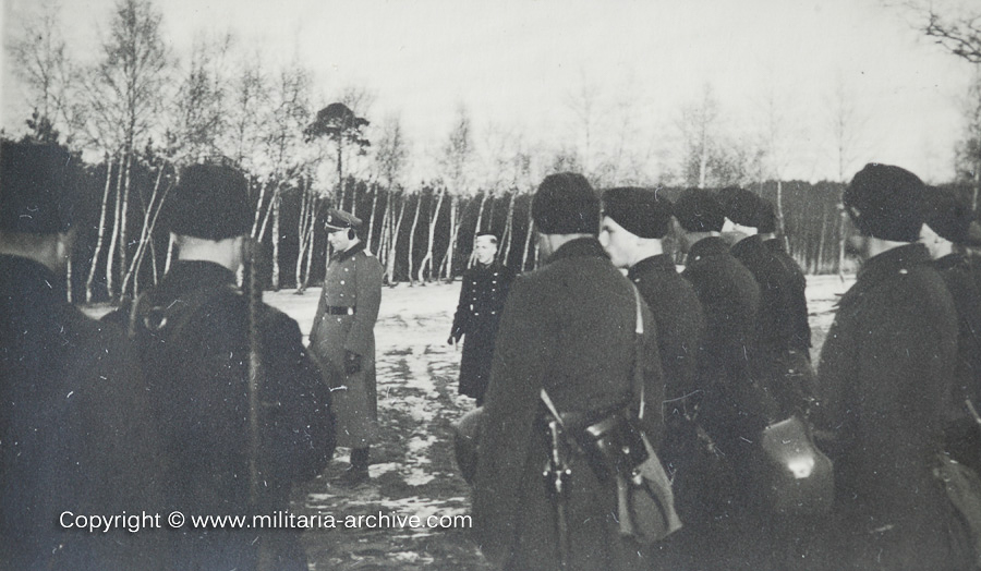 Polizei Ausbildungs Bataillon Mariaschein (5.Kompanie) ''Besprechung einer gelände übung durch hauptmann der Schutzpolizei Seidel February 1941''