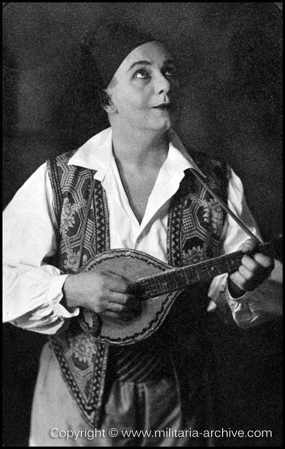 Polizei Leutnant Gerd Baum, March 1939 - 1943 (photograph of Opera Singer Hans Fleischer 1942)