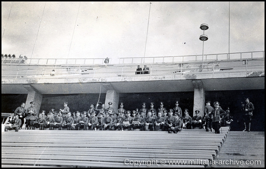 Kraftfahr- und Verkehrsschule der Gendarmerie / Gendarmerie-Schule (mot) Suhl. 1936-1938. Berlin 1936, 'Unterricht im Haupstadion.'