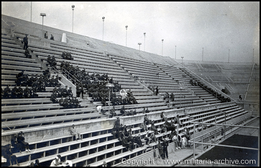 Kraftfahr- und Verkehrsschule der Gendarmerie / Gendarmerie-Schule (mot) Suhl. 1936-1938. Berlin 1936, 'Unterricht im Schwimmstadion.'