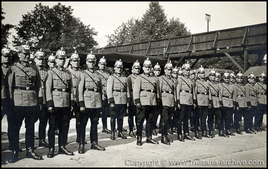 Kraftfahr- und Verkehrsschule der Gendarmerie / Gendarmerie-Schule (mot) Suhl. 1936-1938. Berlin 1936, 'Antreten zum Dienst.'