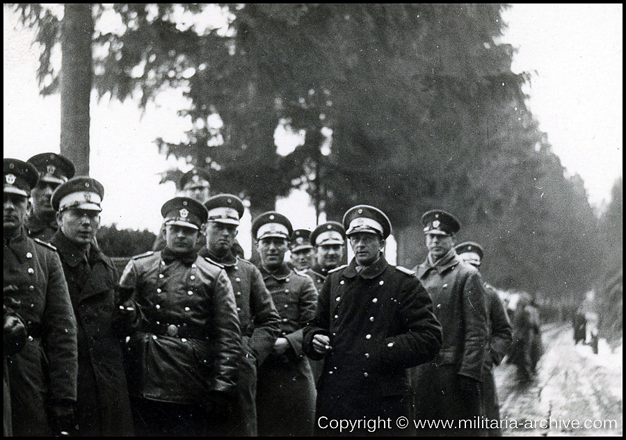 Kraftfahr- und Verkehrsschule der Gendarmerie / Gendarmerie-Schule (mot) Suhl. 1936-1938. 'Frühstückpause während der Fahrten.'