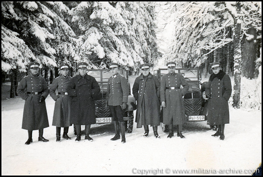 Kraftfahr- und Verkehrsschule der Gendarmerie / Gendarmerie-Schule (mot) Suhl. 1936-1938. 'Frühstückpause während der Fahrten.'