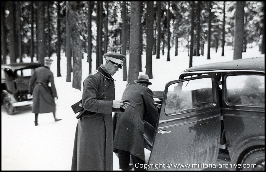 Kraftfahr- und Verkehrsschule der Gendarmerie / Gendarmerie-Schule (mot) Suhl. 1936-1938. 'Verkehrskontrolle.'