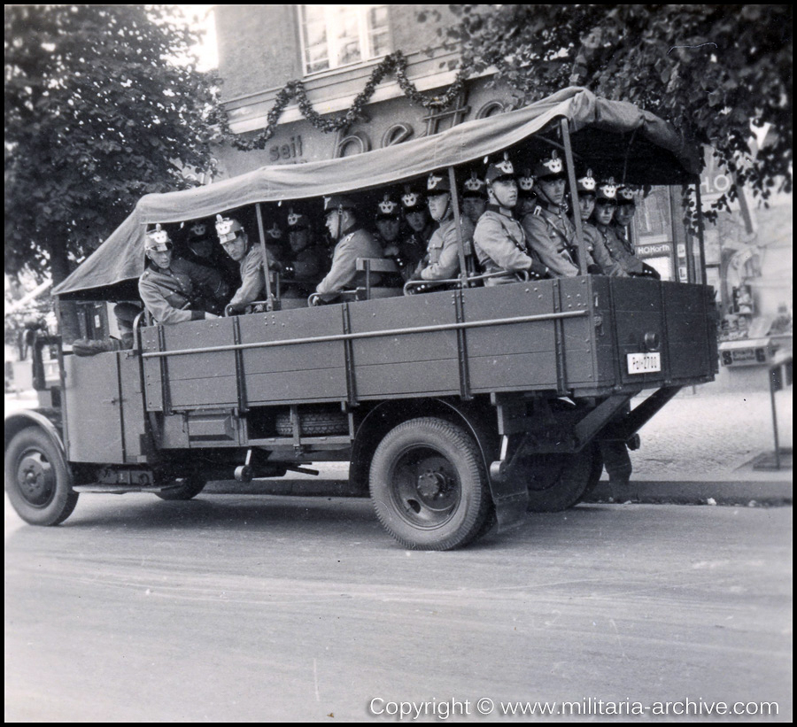 Kraftfahr- und Verkehrsschule der Gendarmerie / Gendarmerie-Schule (mot) Suhl. 1936-1938. Berlin 1936 'Frisch zum Dienst'.