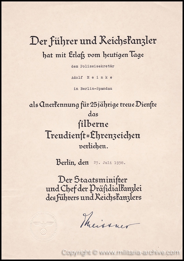 Collection of over180 items of Feldpost, Letters, Postcards, Telegraphs belonging to Polizei Obersekretär Adolf Meinke. The period covered includes 3.Komp, Pol.Btl.181, Polizei-Bataillon 2, 1. Kompanie Pol.Rgt 1, Pol.Rgt 14.