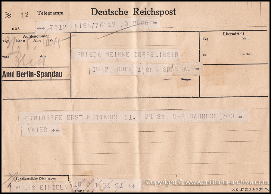 Collection of over180 items of Feldpost, Letters, Postcards, Telegraphs belonging to Polizei Obersekretär Adolf Meinke. The period covered includes 3.Komp, Pol.Btl.181, Polizei-Bataillon 2, 1. Kompanie Pol.Rgt 1, Pol.Rgt 14.