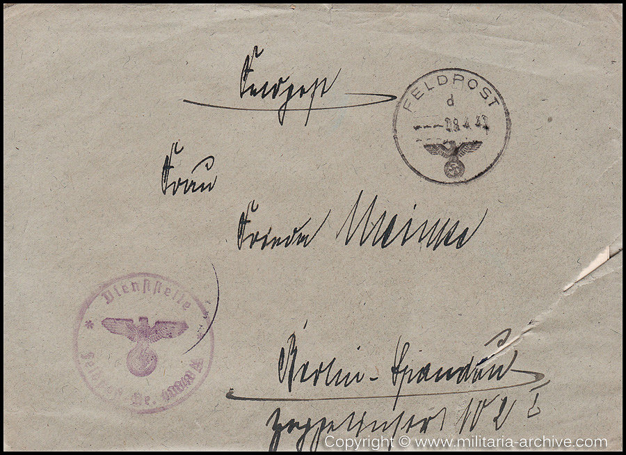 Collection of over180 items of Feldpost, Letters, Postcards, Telegraphs belonging to Polizei Obersekretär Adolf Meinke. The period covered includes 3.Komp, Pol.Btl.181, Polizei-Bataillon 2, 1. Kompanie Pol.Rgt 1, Pol.Rgt 14.