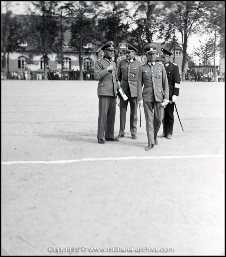 Polizeischule der Prov. Pommern zu Treptow-Rega - (Left) Polizei General Karl Strecker Kommandeur der Landespolizei-Inspektion Nord (Stettin) 11.11.1933 - 14.06.1935