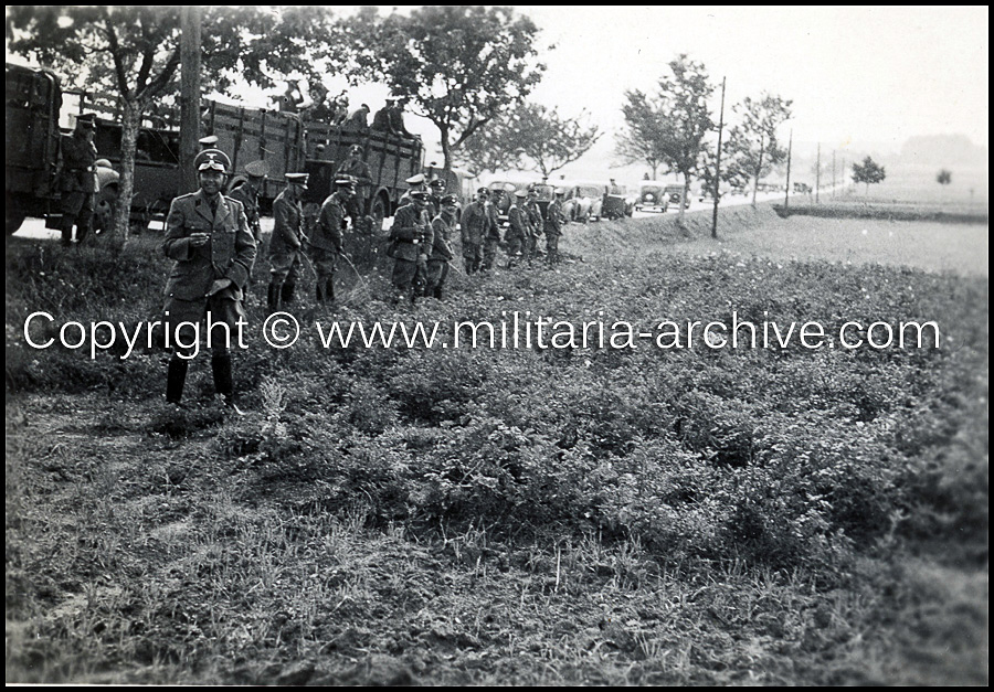 Assorted images believed Einsatzgruppe-B, Sonderkommando 7