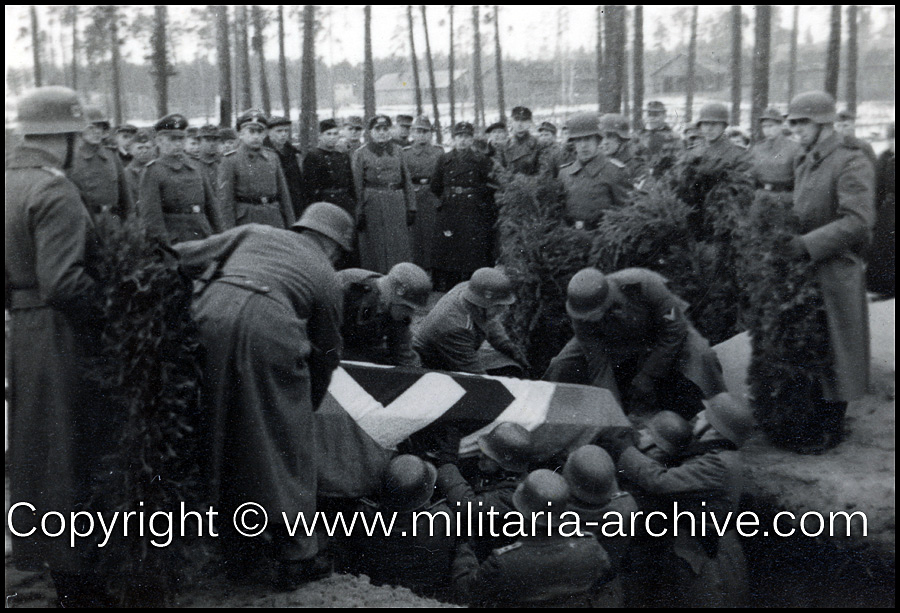 Assorted images believed Einsatzgruppe-B, Sonderkommando 7