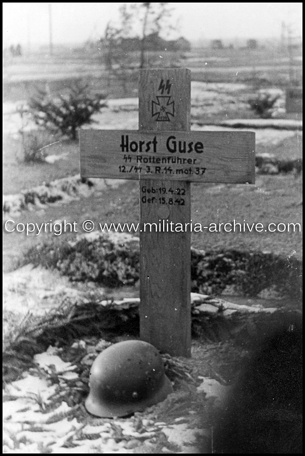 Assorted images believed Einsatzgruppe-B, Sonderkommando 7 - 2 Kp/Btl D Waffen Z B V, Südöstl Smolensk