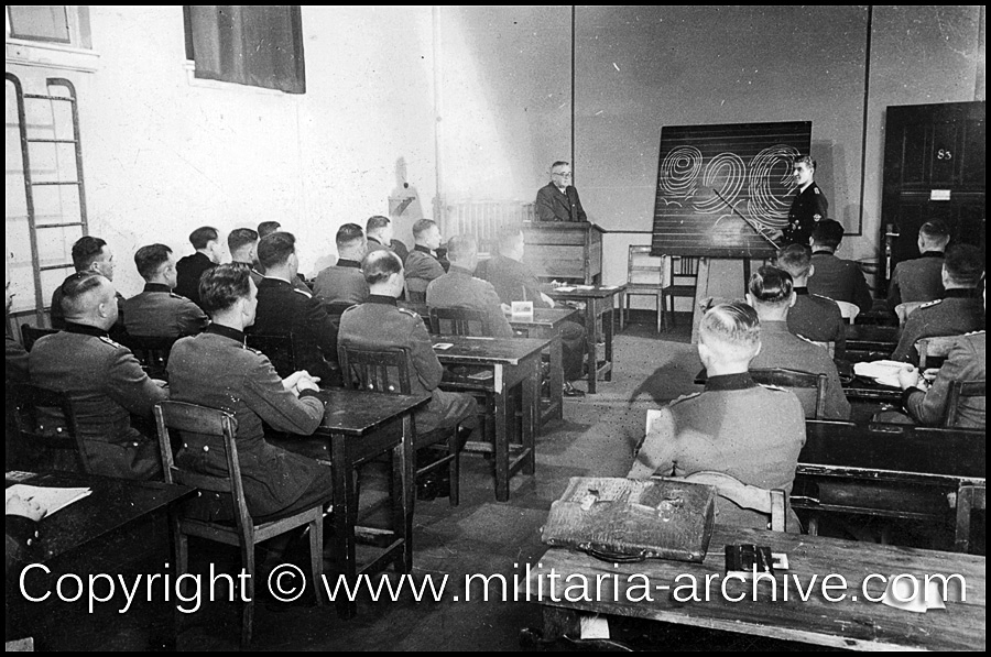 Kriminalpolizeischule - images showing group of students at a Kriminalpolzeischule (possibly Wien) studying fingerprint techniques. Final image signatures of course attendees.