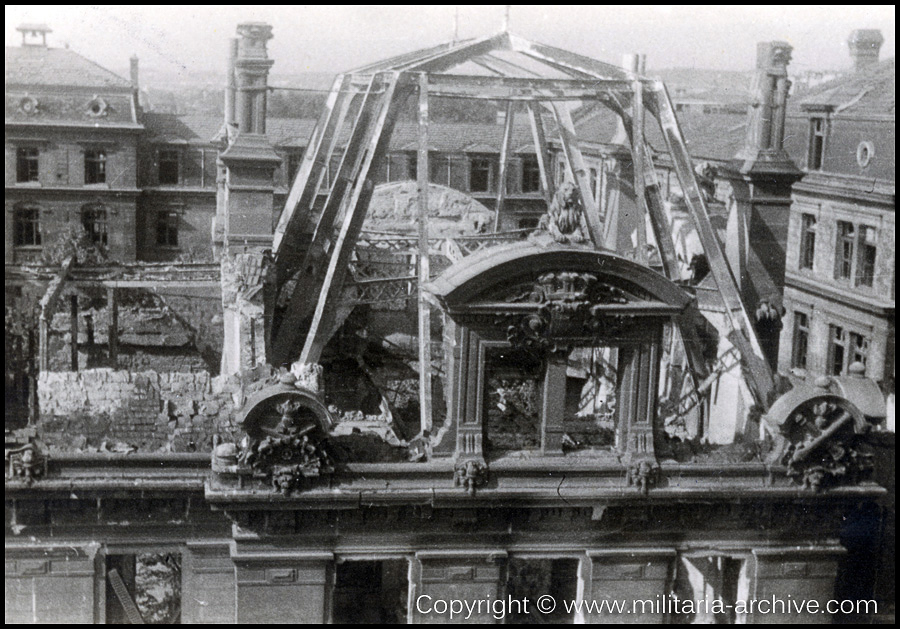 Aftermath of the Bombing of Lyon, Friday, May 26, 1944. The building 14, avenue Berthelot is from May 1943 the headquarters of an Einsatzkommando of the Sipo German SD (police and service of German security in Lyon): section IV of the Gestapo, led by Klaus Barbie. 