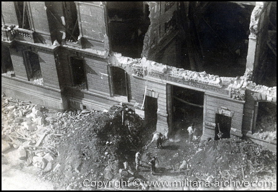 Aftermath of the Bombing of Lyon, Friday, May 26, 1944. The building 14, avenue Berthelot is from May 1943 the headquarters of an Einsatzkommando of the Sipo German SD (police and service of German security in Lyon): section IV of the Gestapo, led by Klaus Barbie. 