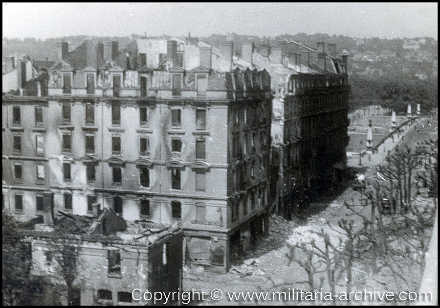 Aftermath of the Bombing of Lyon, Friday, May 26, 1944. The building 14, avenue Berthelot is from May 1943 the headquarters of an Einsatzkommando of the Sipo German SD (police and service of German security in Lyon): section IV of the Gestapo, led by Klaus Barbie. 