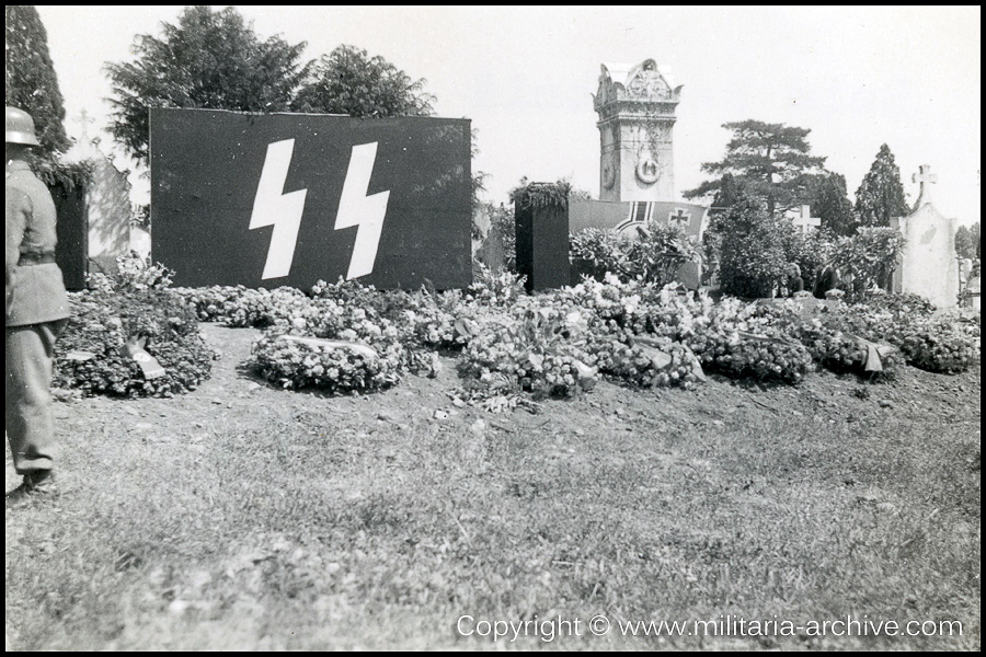 Aftermath of the Bombing of Lyon, Friday, May 26, 1944. The building 14, avenue Berthelot is from May 1943 the headquarters of an Einsatzkommando of the Sipo German SD (police and service of German security in Lyon): section IV of the Gestapo, led by Klaus Barbie. 